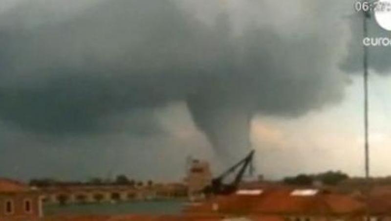 VIDEO! Venetia a fost lovita de o tornada
