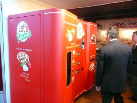VIDEO! In sfarsit! S-a inventat automatul de pizza!