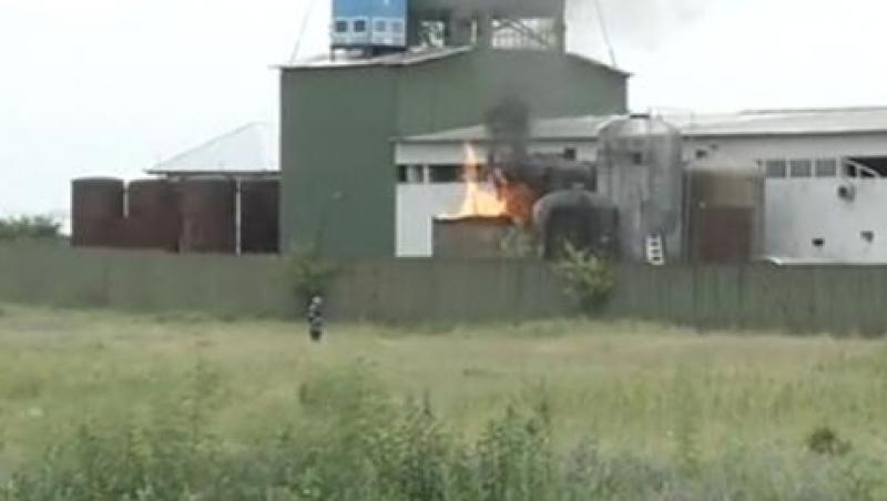 VIDEO! Explozie la o fabrica de alcool din Magurele