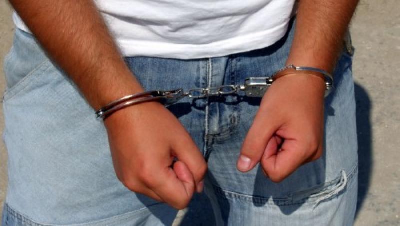 Marea Britanie: Doi romani care furau de la batrani, condamnati la 6 ani de inchisoare
