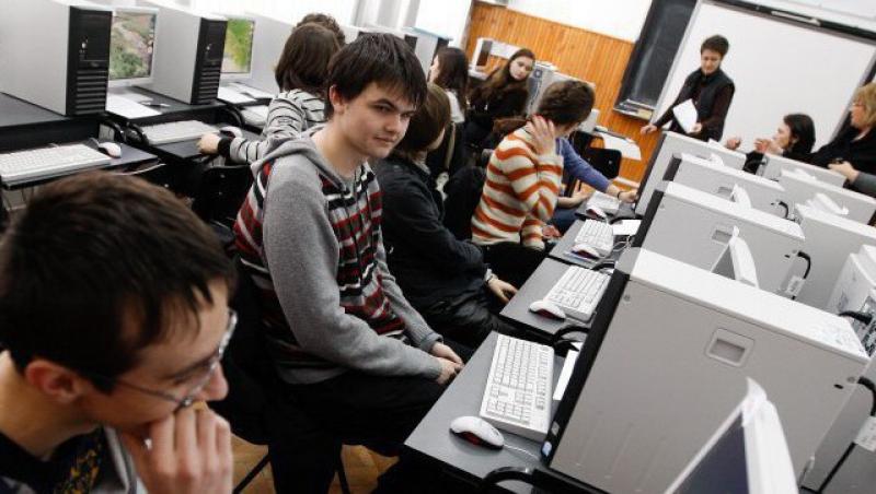 BAC 2012: Elevii sustin proba de evaluare a competentelor digitale