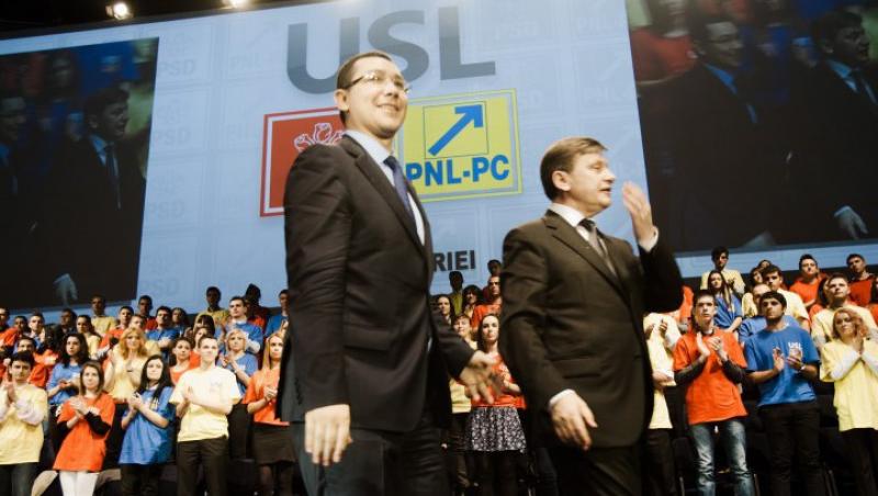 Targoviste: Liderii USL, intampinati de pedelisti cu pancarte cu deviza: 