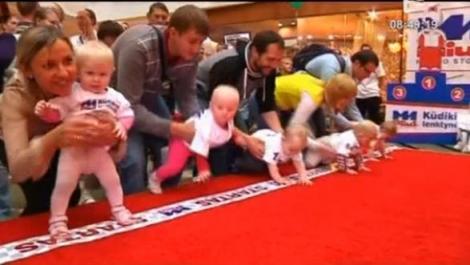 VIDEO! Cursa cu bebelusi, traditie in Lituania