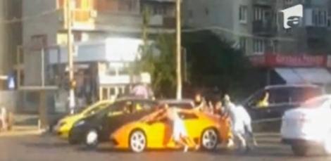 VIDEO! Bucuresti: Lamborghini, in pana... "a prostului" sau tehnica?