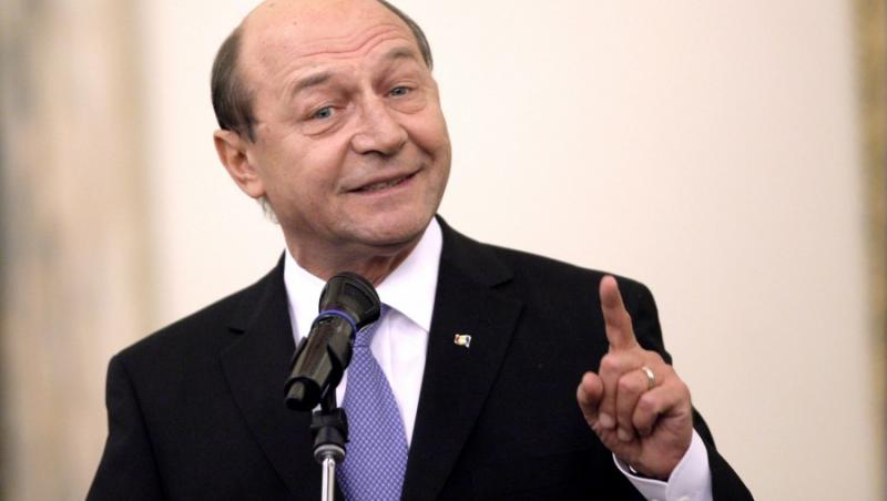 Traian Basescu s-a interesat la ambulanta de starea lui Nastase