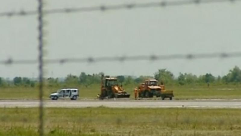 Milioane de euro, aruncate: Pista reparata de mantuiala pe Aeroportul Henri Coanda