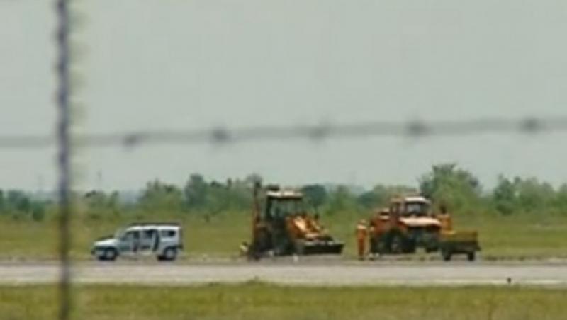 Milioane de euro, aruncate: Pista reparata de mantuiala pe Aeroportul Henri Coanda