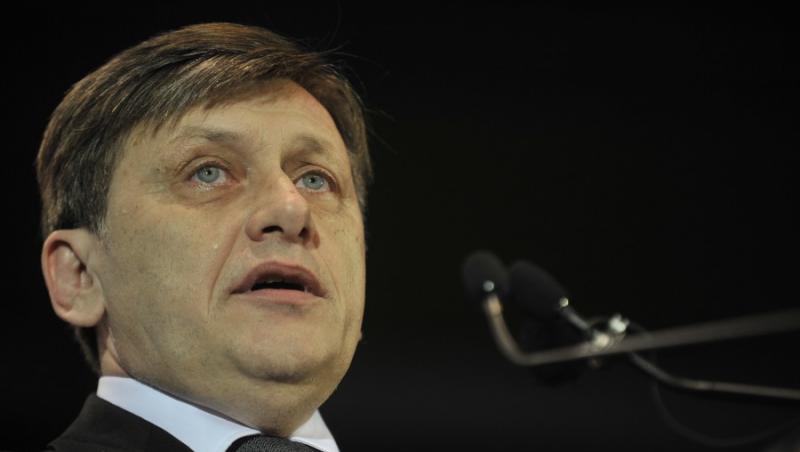 Crin Antonescu: “Basescu ii va semna investirea ca notarul lui Hasotti. Altfel, il suspendam!”