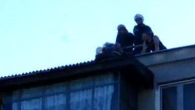 VIDEO! Cluj: Un copil de 3 ani, salvat prin acoperis
