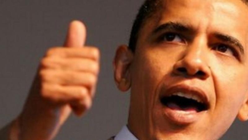 VIDEO! Barack Obama s-a impiedicat la urcarea pe scena