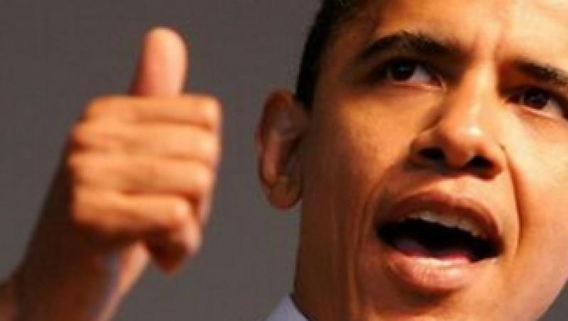 VIDEO! Barack Obama s-a impiedicat la urcarea pe scena