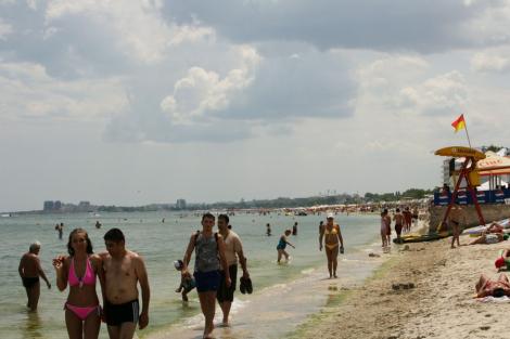 VIDEO! Primul val urias de turisti pe Litoral