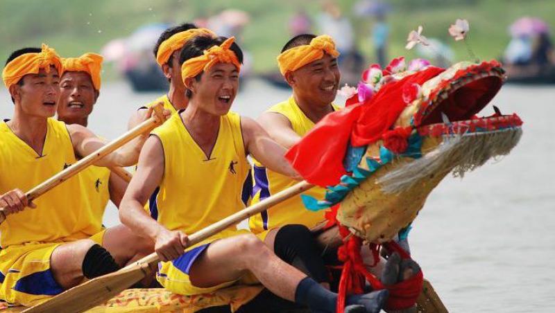 Festivalul barcilor-dragon, una dintre cele mai importante sarbatori din China