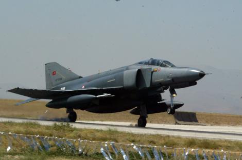 Tensiuni intre Turcia si Siria. Avionul de vanatoare turc a fost doborat "in mod intentionat"