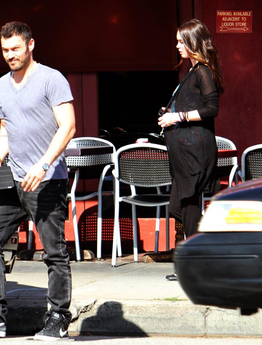 FOTO! Megan Fox este insarcinata. Afla aici cand va deveni mamica!