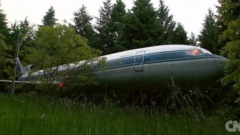 FOTO! Un american locuieste intr-un Boeing transformat in casa