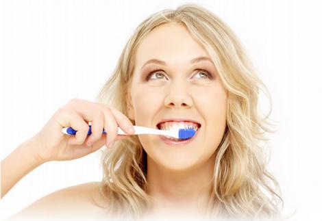 Periajul dentar imediat dupa masa provoaca deteriorarea dintilor
