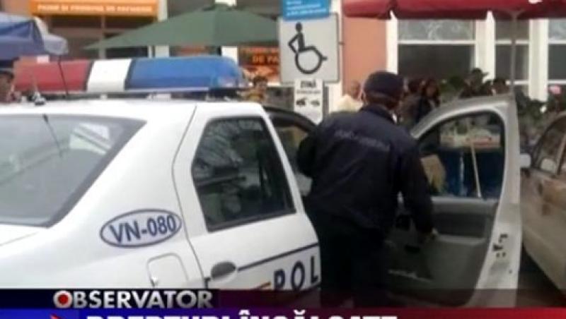 VIDEO! Focsani: Politia parcheaza fara jena pe locurile rezervate persoanelor cu handicap