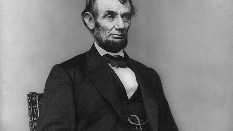 Cum a fost tratat Lincoln dupa ce a fost asasinat. Ce contine raportul medical, descoperit dupa 147 de ani!