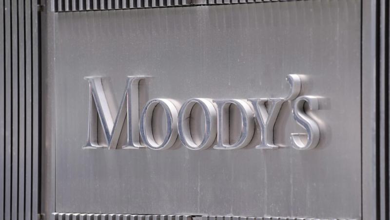 Moody's a retrogradat ratingul a doua mari banci din Romania