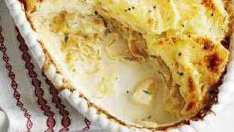Reteta zilei: Gratin de cartofi cu ceapa caramelizata