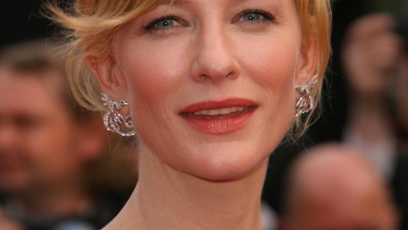 FOTO! Cate Blanchett, de nerecunoscut fara machiaj!