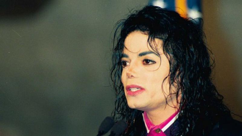 O femeie vrea 1 miliard de dolari din averea lui Michael Jackson!