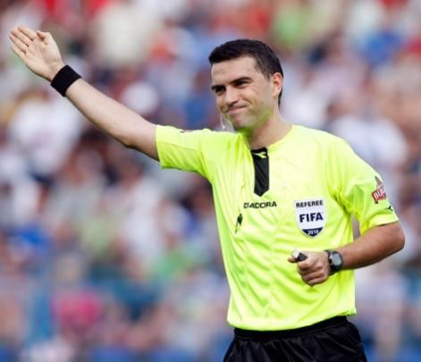 Premiera in fotbalul romanesc! Supercupa dintre CFR si Dinamo va fi arbitrata de o brigada formata din 6 cavaleri ai fluierului 