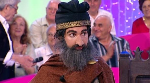 Seamana cu... Decebal? Nici vorba, e Nicoleta Luciu!!!