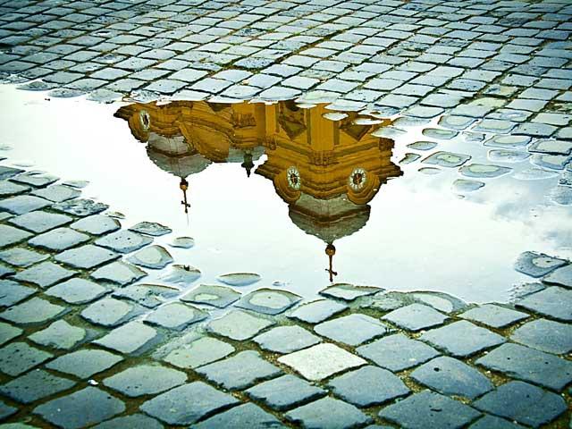 "Banul, ochiul dracului": Patriarhia Romana, mai profitabila decat multe companii de top