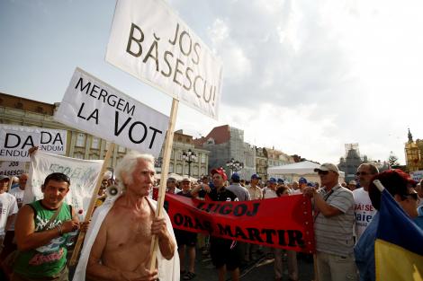 Brasov: Peste 5.000 de persoane participa la mitingul USL pentru demiterea lui Basescu