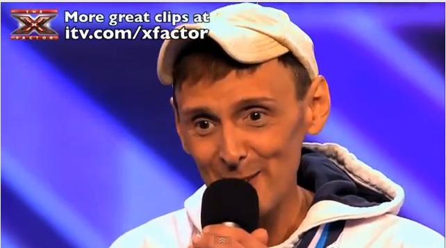 Uite ce inseamna sa ai factorul X! Englezul Johnny Robinson canta dumnezeieste!