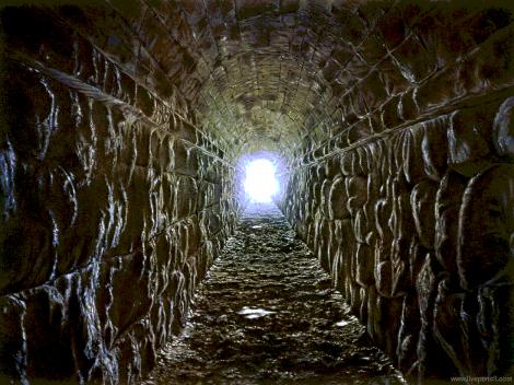 "Raiul" traficantilor: Tunel de 700 de metri, descoperit sub frontiera dintre Ucraina si Slovacia 