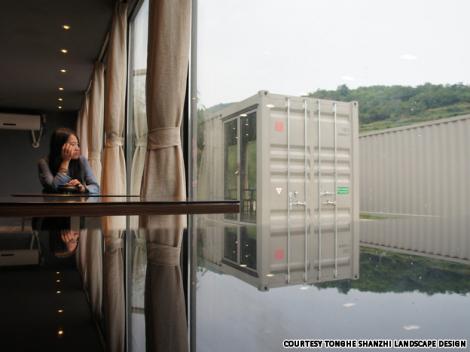 FOTO! In China s-a deschis primul complex hotelier din containere