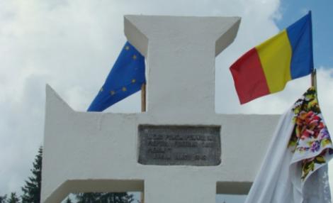 Avram Iancu, omagiat de mii de moti la Crucea Iancului de la Marisel