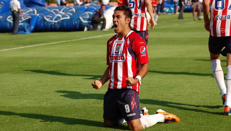 Scuipa guma, jongleaza cu ea si o baga, din nou, in gura!