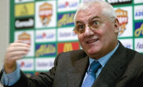 Dragomir: ”Badea mi-a propus sa dau lovitura de start la Dinamo-Barcelona. Asta-mi lipsea, sa iau 50.000 de ...uie!”