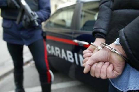 Zeci de romani suspectati de furt, arestati in Sardinia
