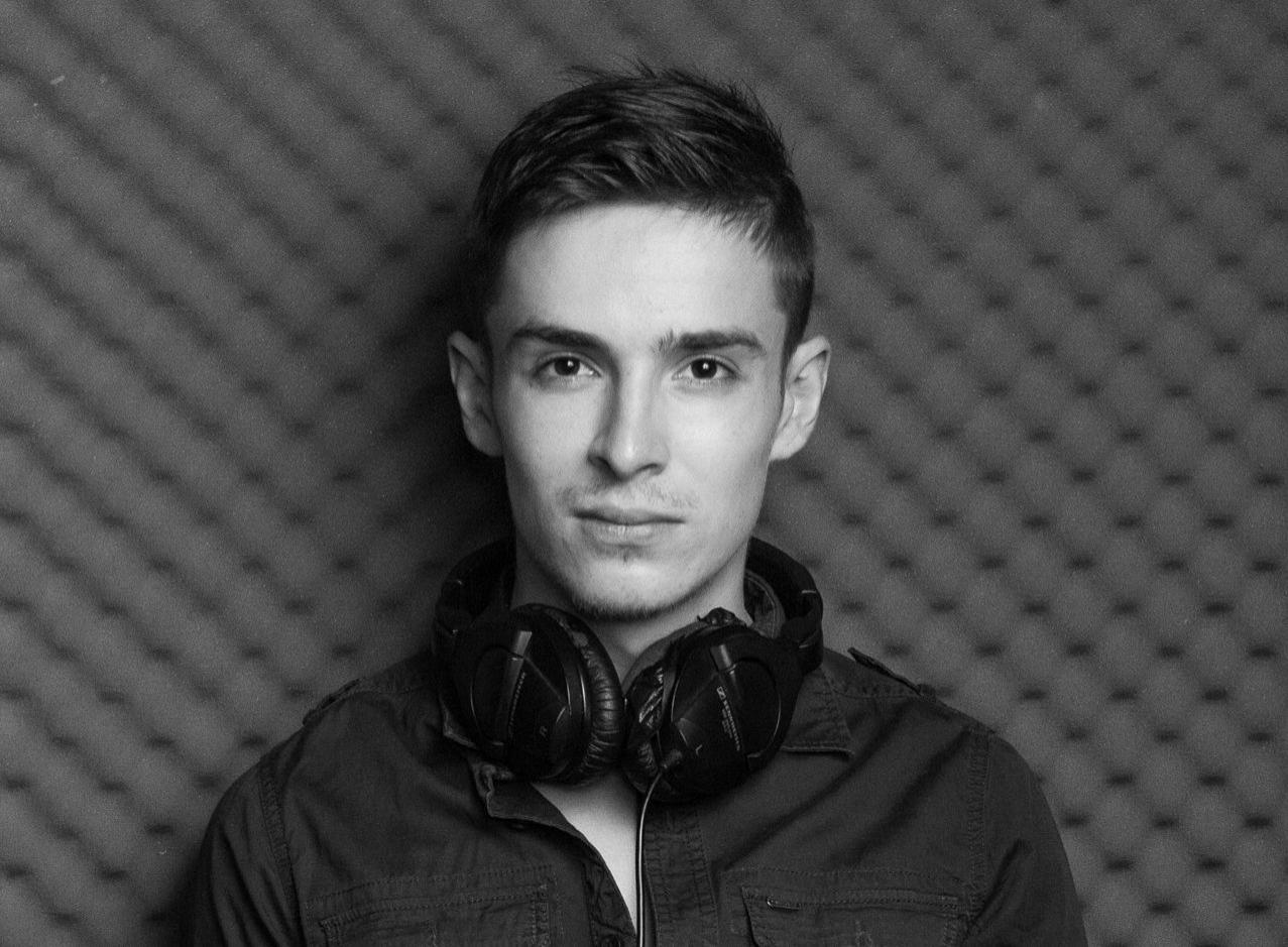 Asculta aici imnul X Factor!