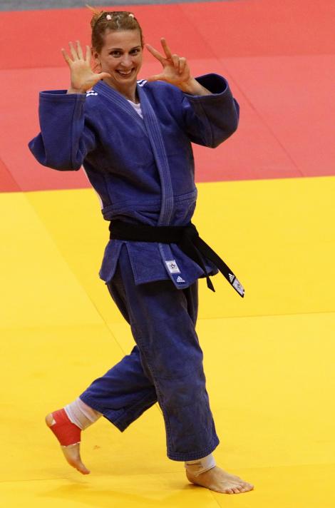 JO 2012: Alina Dumitru a obtinut prima medalie pentru Romania. Argintul la judo, categoria 48 de kg!