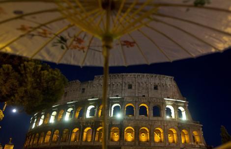 Colosseumul din Roma s-a inclinat cu circa 40 de centimetri