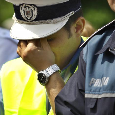 Teleorman: Un politist a fost arestat dupa ce si-a amanetat pistolul din dotare