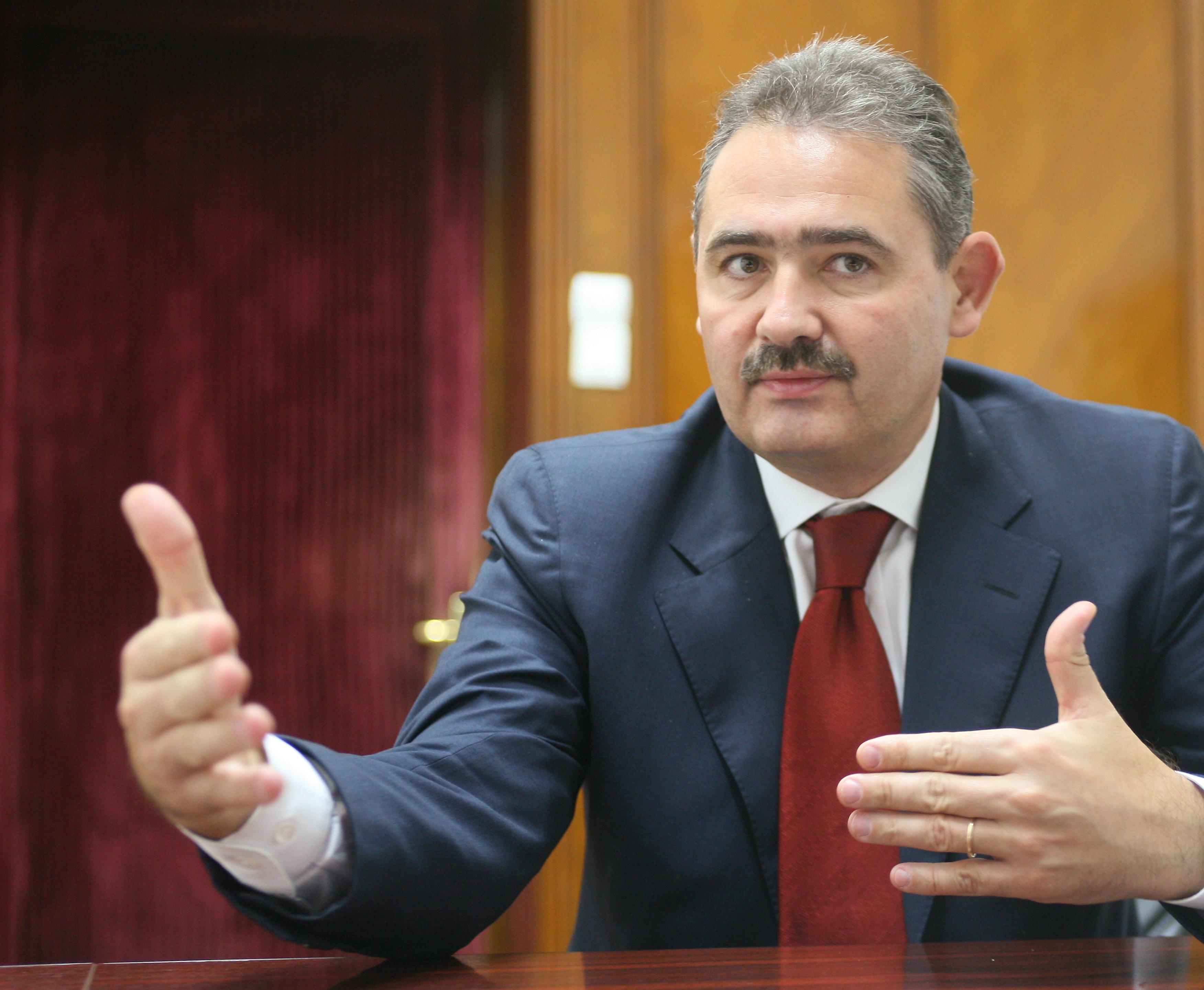 Premiera: Reprezentantul Romaniei la FMI, vicepresedinte al BEI