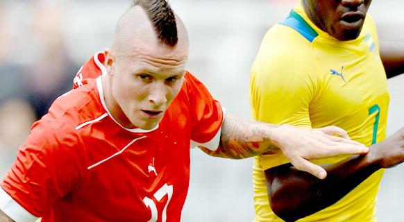 JO 2012: Fotbalistul Michel Morganella, trimis acasa : &ldquo;Dati-va foc, adunatura de mongoli, puteti sa crapati cu totii"