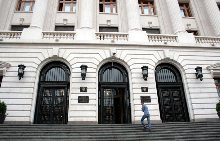 Rezervele valutare ale BNR au scazut in iulie cu 819 milioane euro