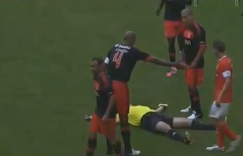 VIDEO! Amicalul Fortuna Dusseldorf - Benfica a fost anulat dupa ce Luisao l-a facut "K.O." pe arbitru