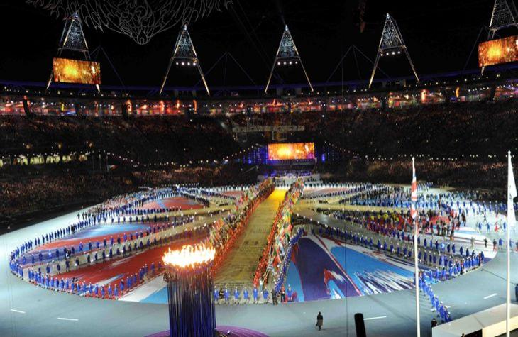 Ceremonia de inchidere JO 2012: o celebrare a celor mai buni entertaineri britanici. Vezi cine a facut senzatie aseara la Londra!