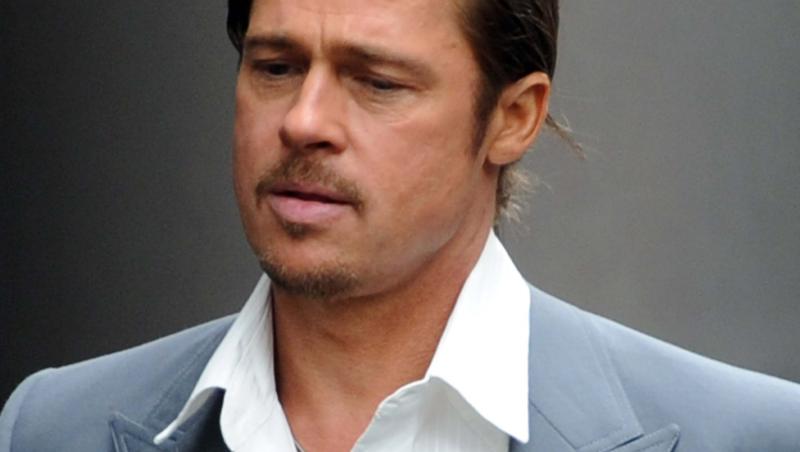 Uite ce sexy este Brad Pitt la 49 de ani!