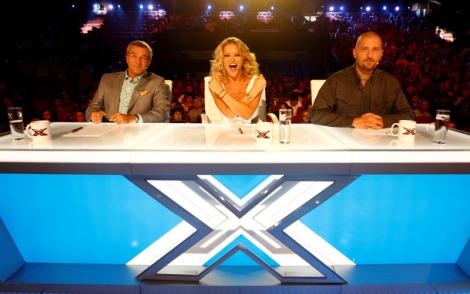 Chiar inainte de a le fi mentori, juratii X Factor le dau sfaturi concurentilor. Vezi ce i-a incurajat Dan Bittman sa faca!
