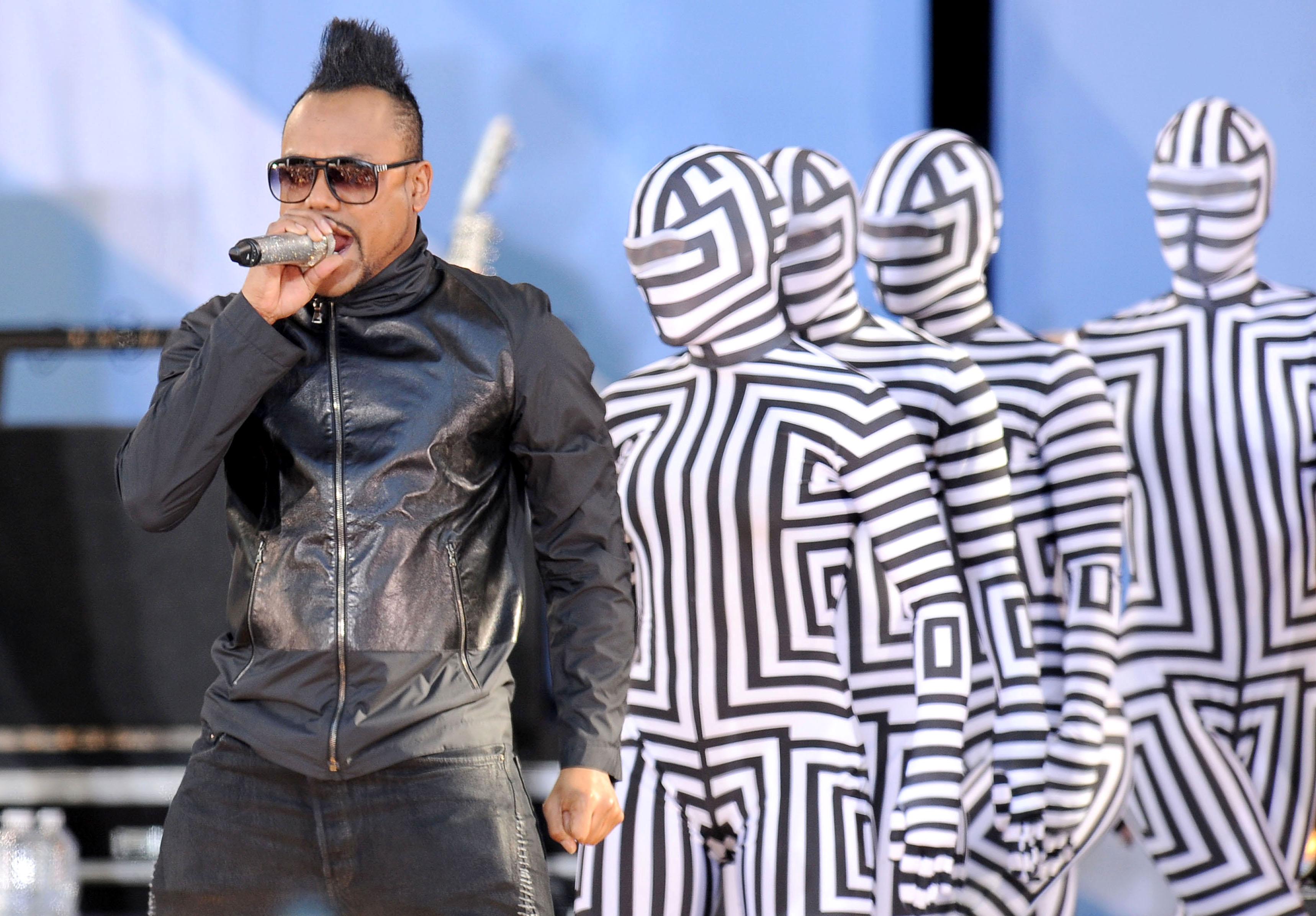 Will.i.am se intoarce la scoala sa studieze informatica